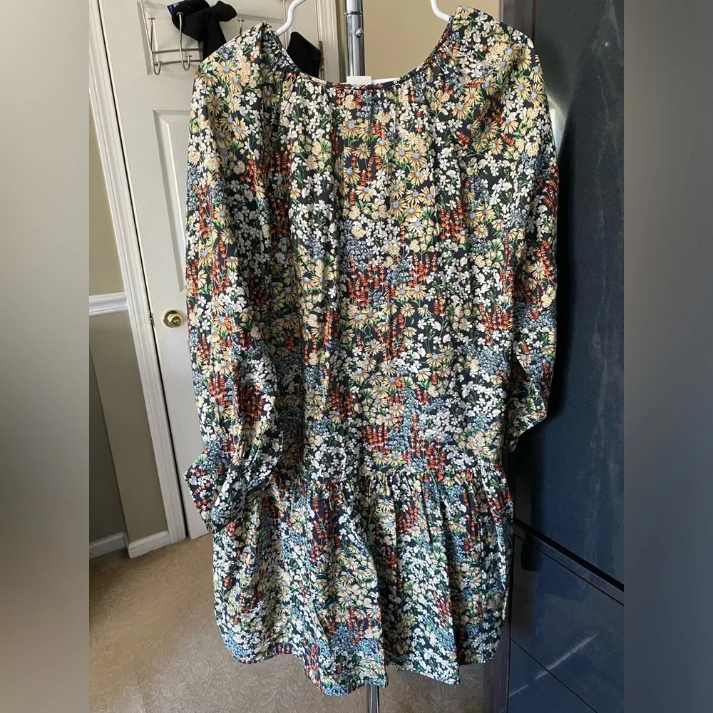 Dress - Picture 2 of 2